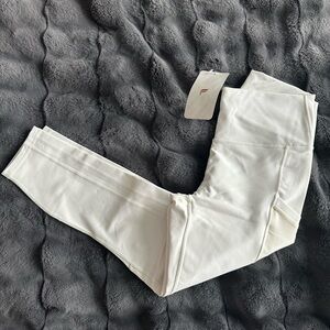 Fabletics NWT Mila High-Waisted Pocket Stylish White Capri Leggings